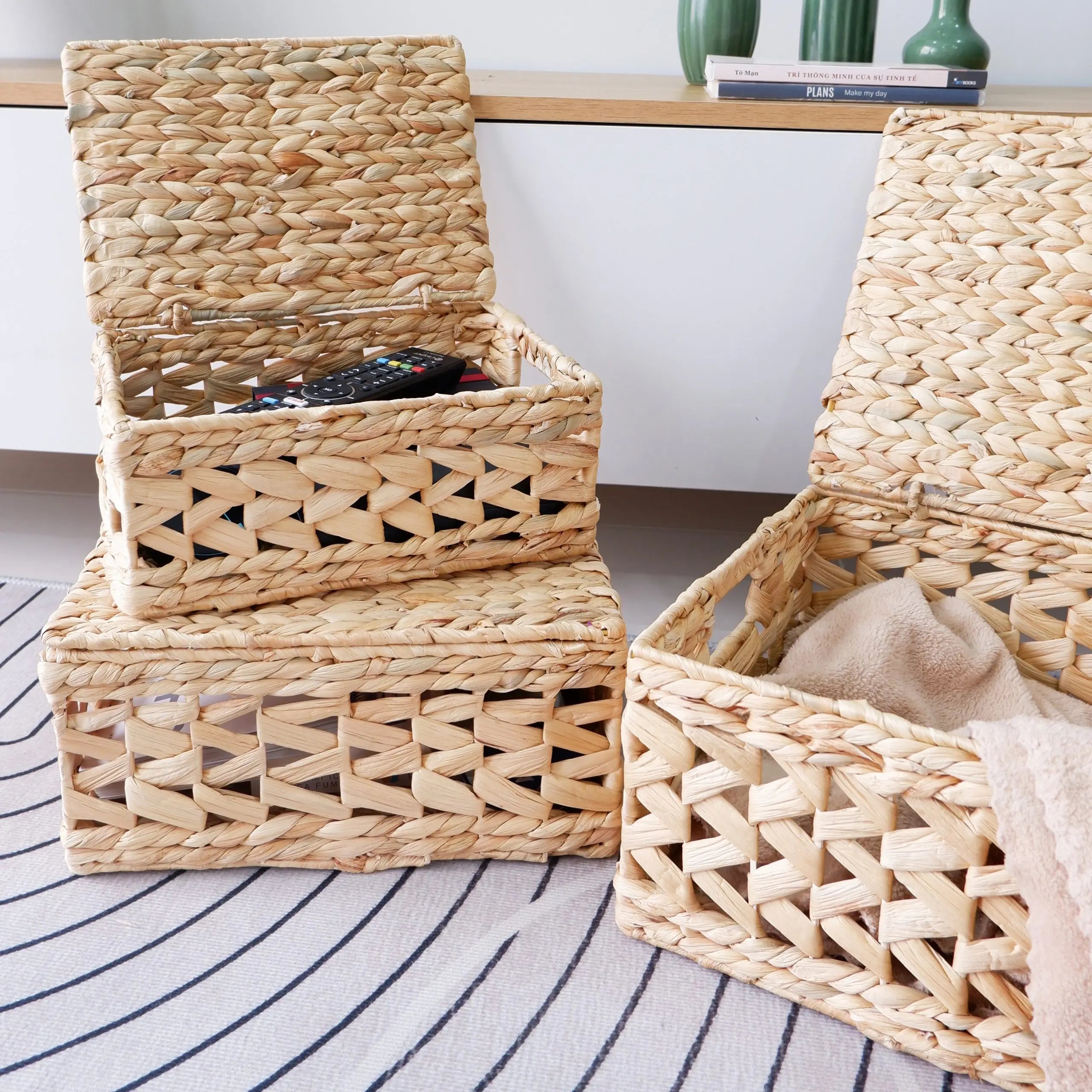 Vietnam Factory Set of 2 Rectangle Natural Water Hyacinth Basket Handle Eco-Friendly Folding Laundry & Clothing Storage Baskets