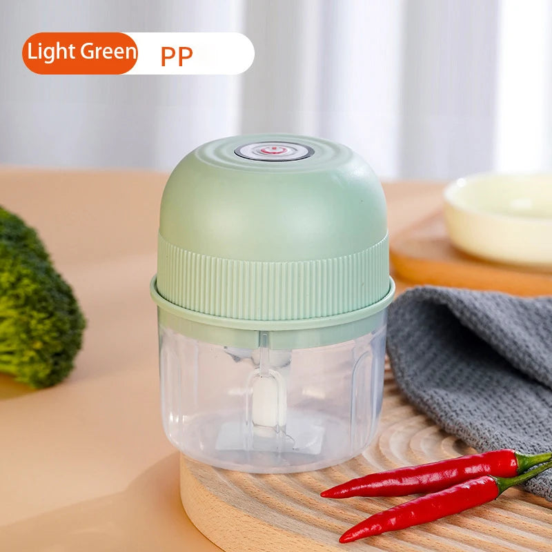 Portable Mini Electric Juicer Personal Small Fren Vegetable Chopper Cup Bottle Manual Operation for Smoothies on the Go
