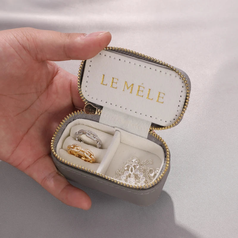 New Design Custom Logo Small Travel Jewelry Box Lady PU Leather Zipper Closure Earring Storage Box Travel Jewelry Organizer