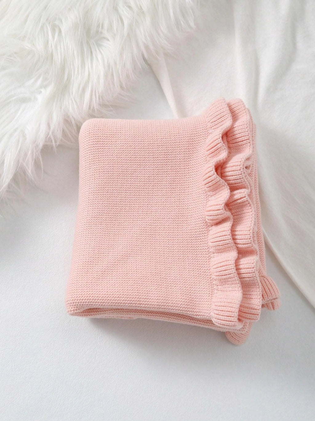A Simple Knitted Blanket Suitable for All Seasons, Perfect for Everyday Use or as a Small Quilt or Throw Blanket