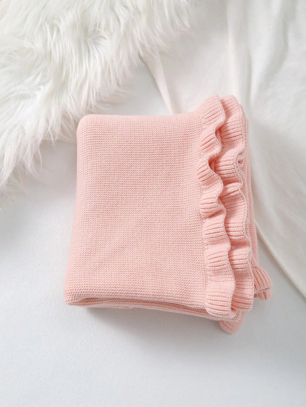 A Simple Knitted Blanket Suitable for All Seasons, Perfect for Everyday Use or as a Small Quilt or Throw Blanket
