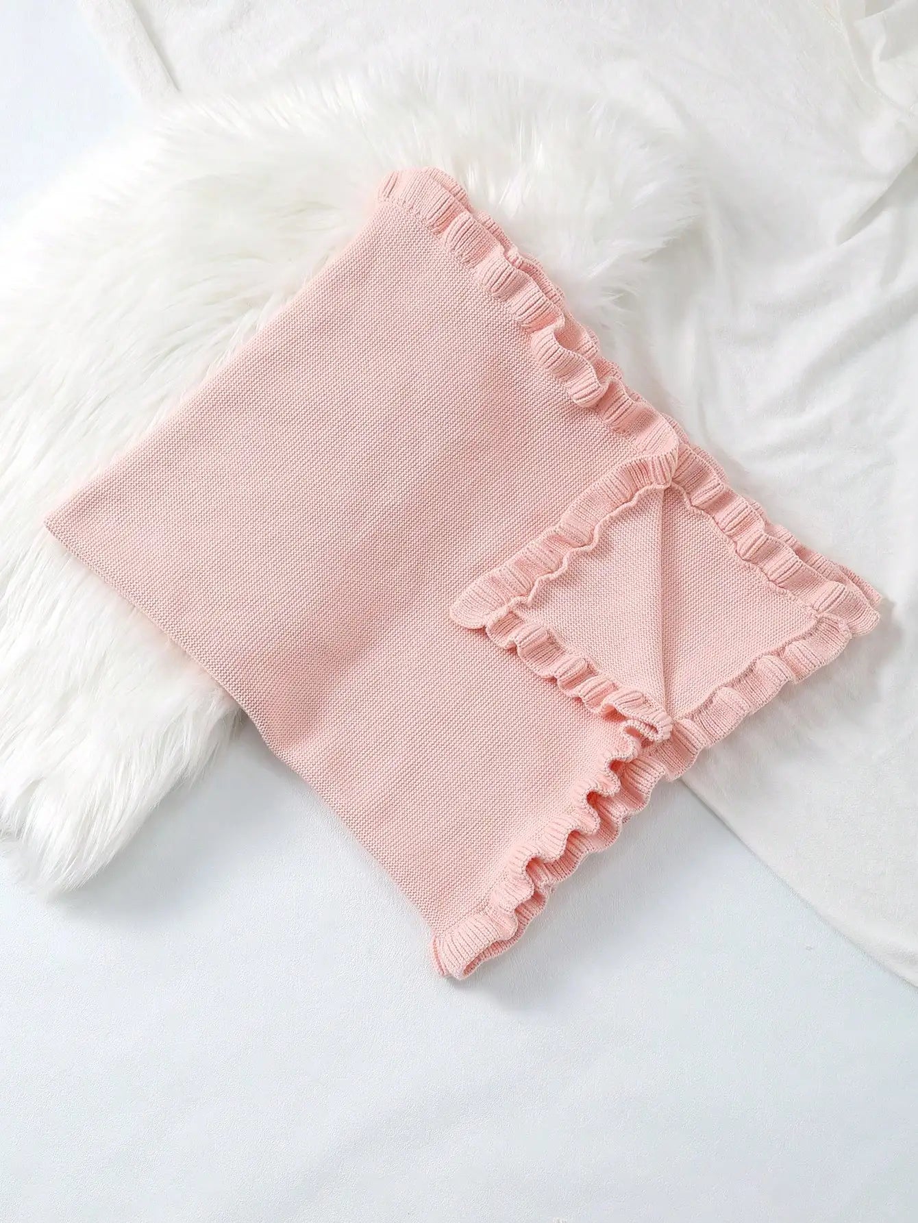 A Simple Knitted Blanket Suitable for All Seasons, Perfect for Everyday Use or as a Small Quilt or Throw Blanket