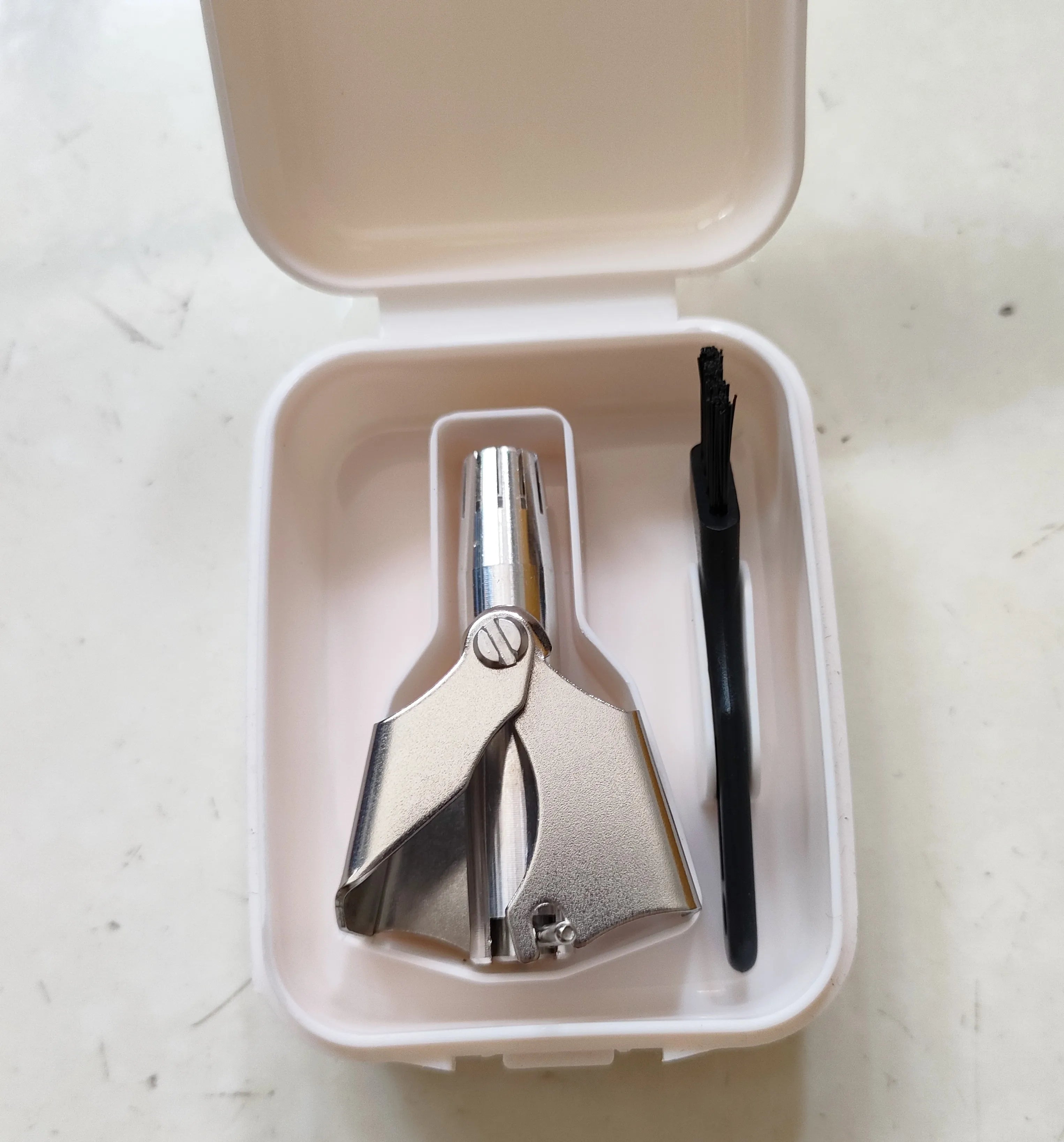 Nose Hair Trimmer Stainless Steel Manual Nose Hair Trimmer No Noise Washable Nose Hair Trimmer Portable Hair Removal Tool
