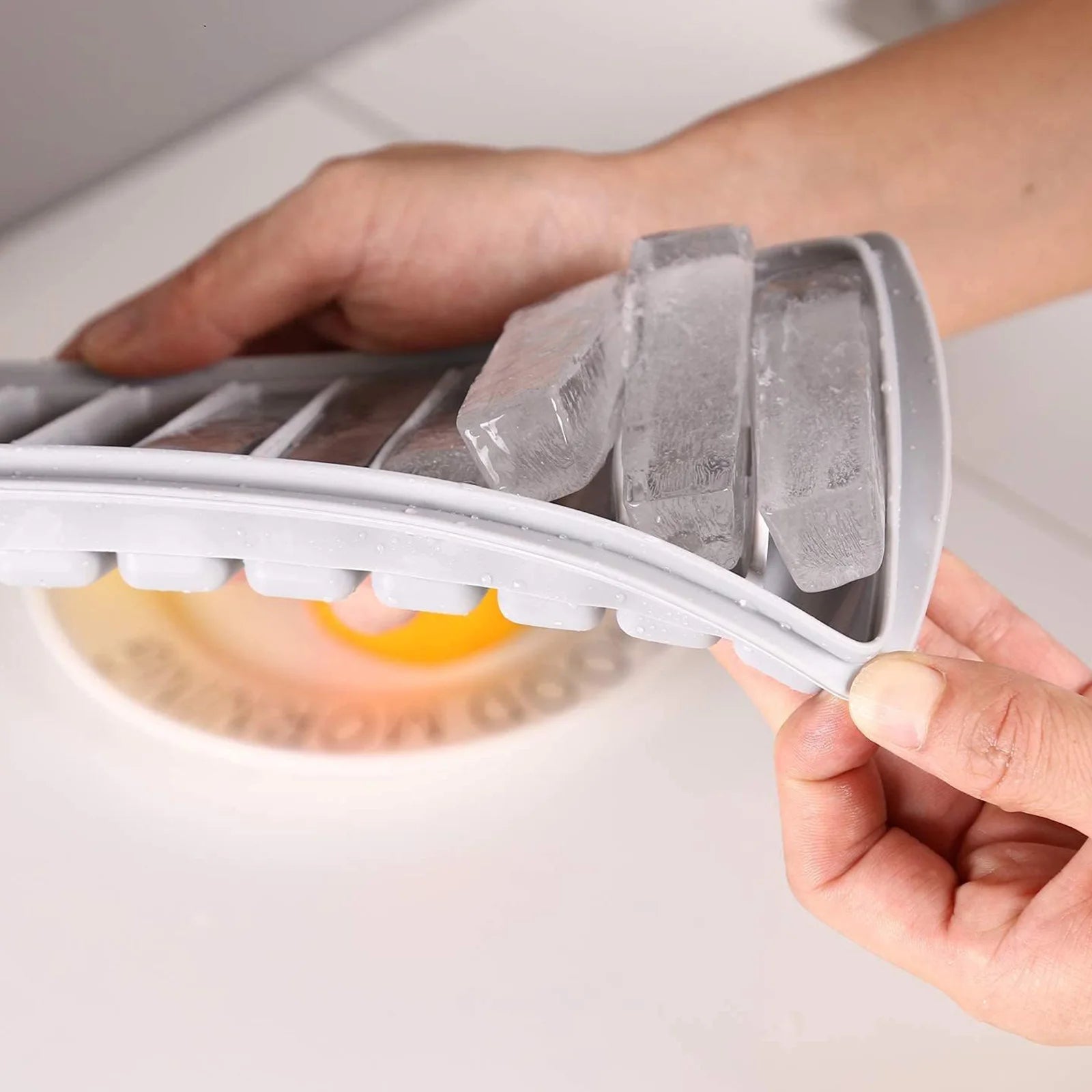 Ice Cube Tray, Easy Release Reusable Ice Cube, Silicone, with No-Spill Removable Lid, 10 Cavities, BPA Free, Ideal for Sports