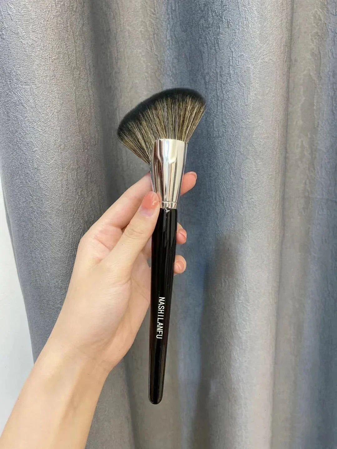 New Face Sculpting Brush Makeup Brushes Large Cosmetics Face Cont Bronzer Oblique Powder Blush Brush Face Make Up Tools