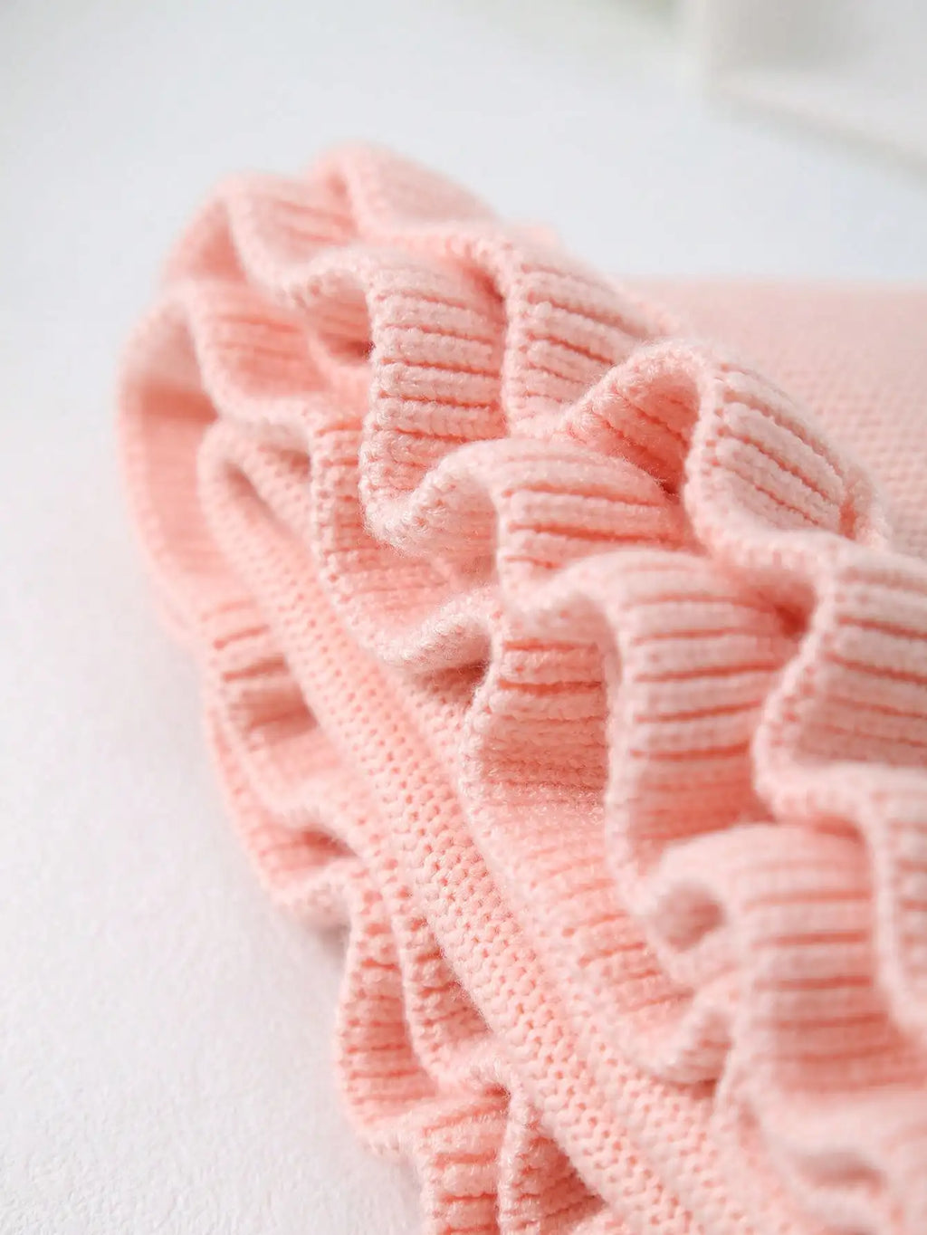 A Simple Knitted Blanket Suitable for All Seasons, Perfect for Everyday Use or as a Small Quilt or Throw Blanket