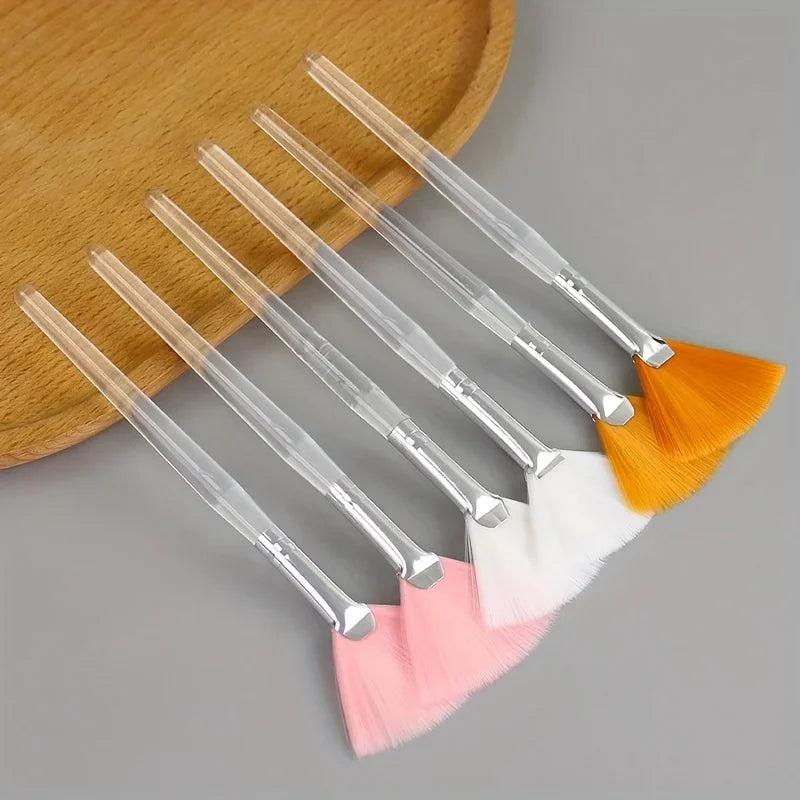Facial care with soft brush head - Suitable for facial masks and basic facial skincare - Includes makeup mask application brush